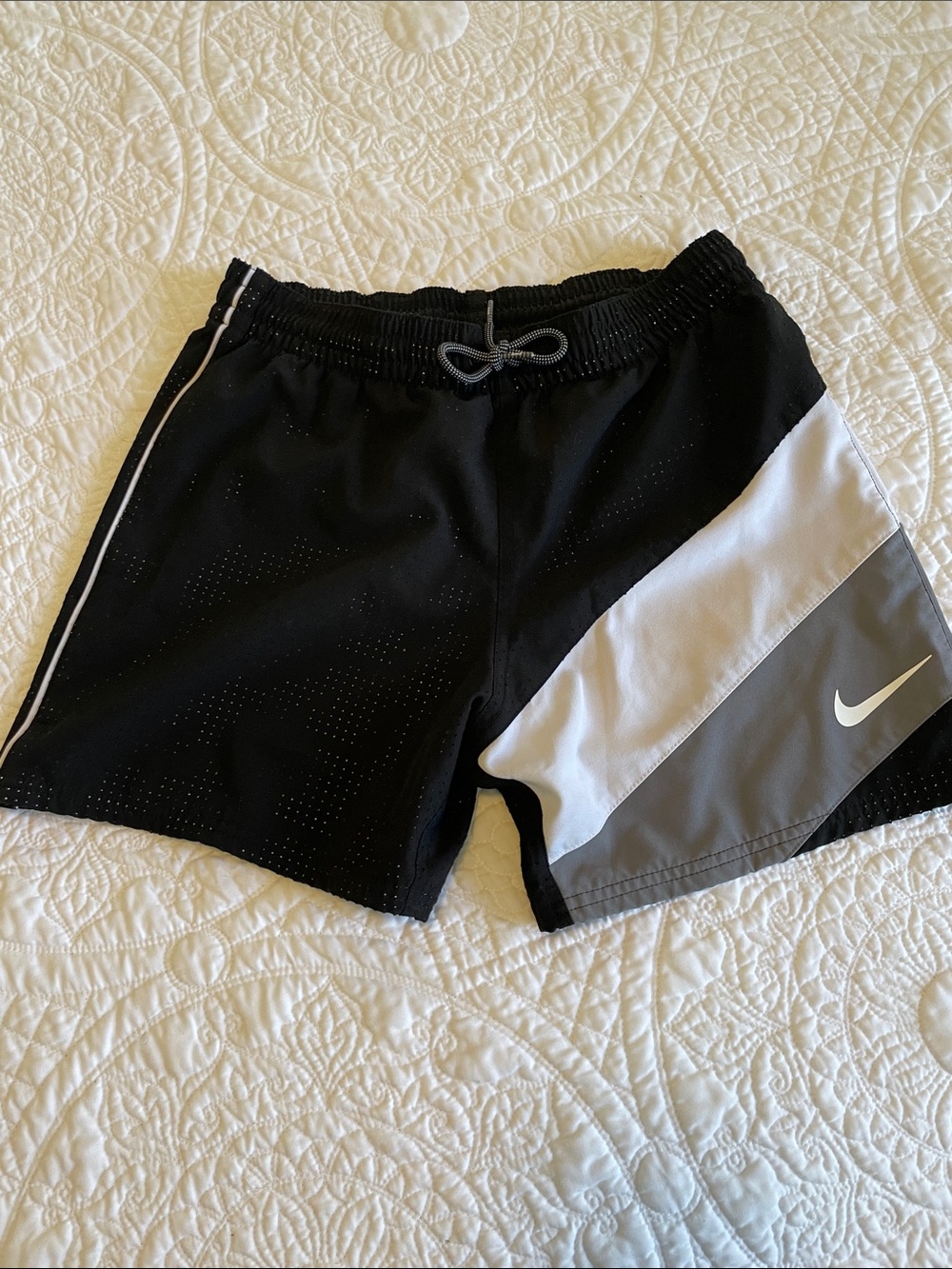 Nike Men’s Black Athletic Shorts with White & Gray Panels and mesh lining.